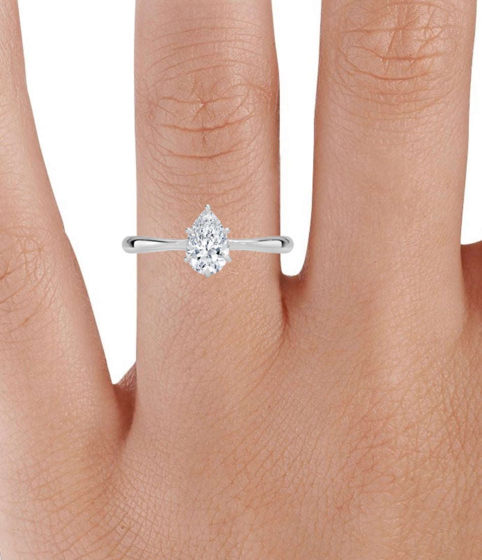 Single diamond wedding ring