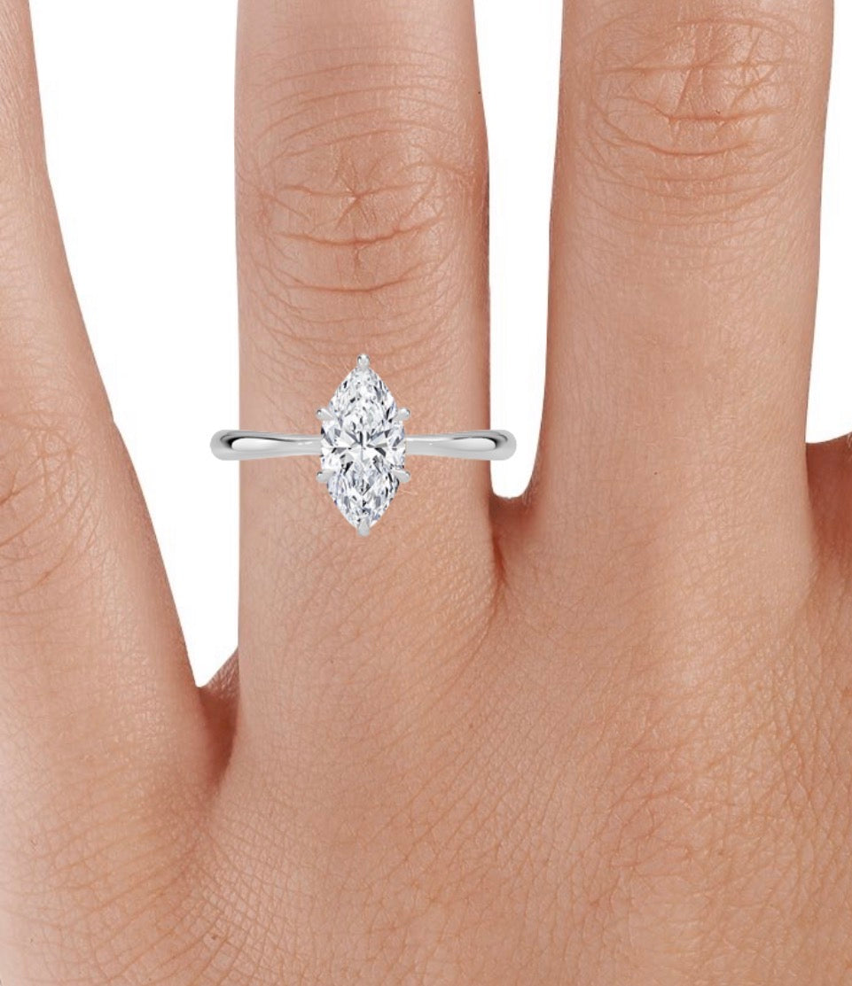 Single diamond wedding ring