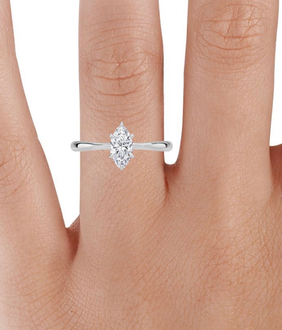 Single diamond wedding ring