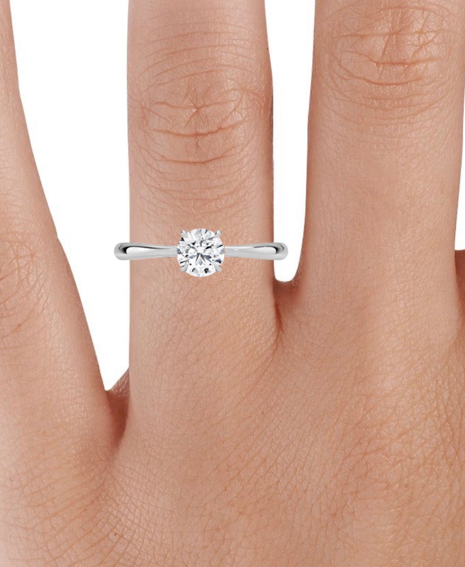 Single diamond wedding ring