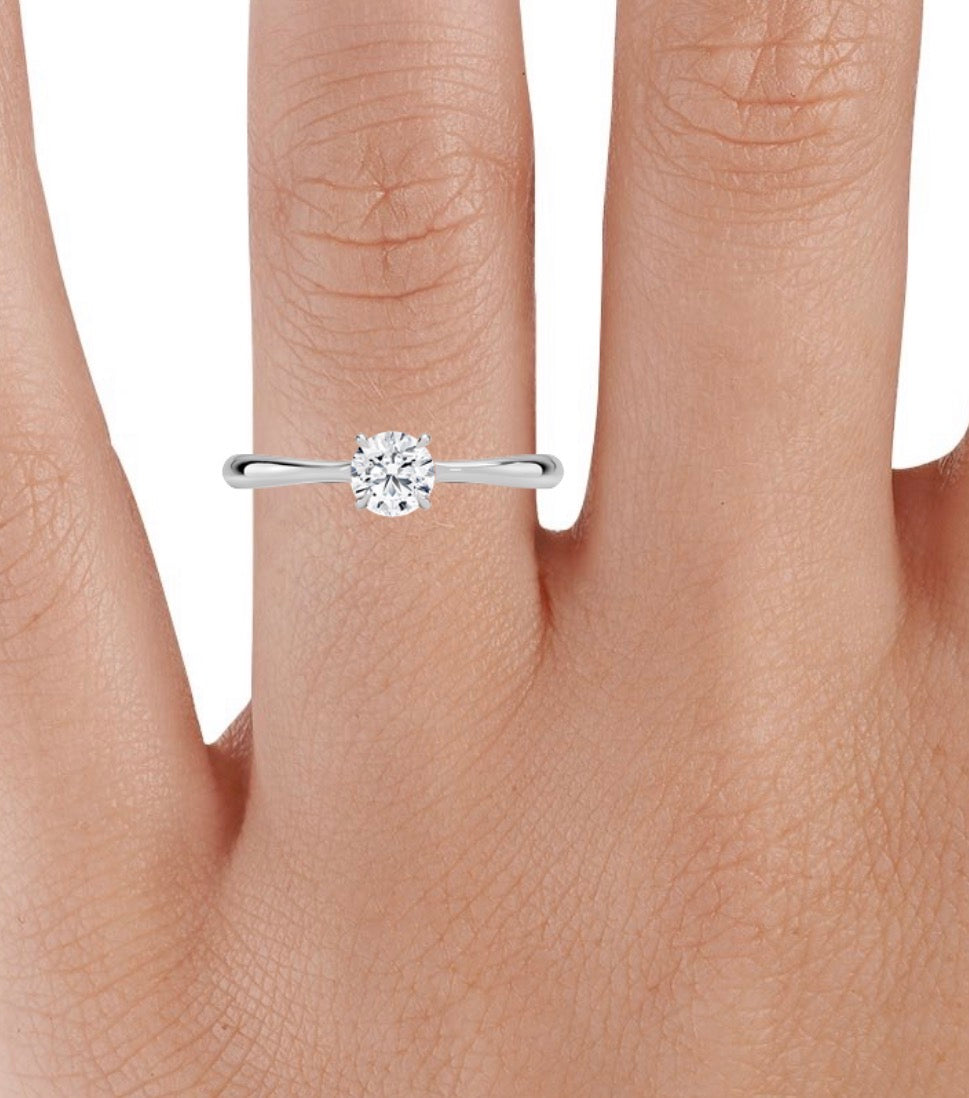 Single diamond wedding ring