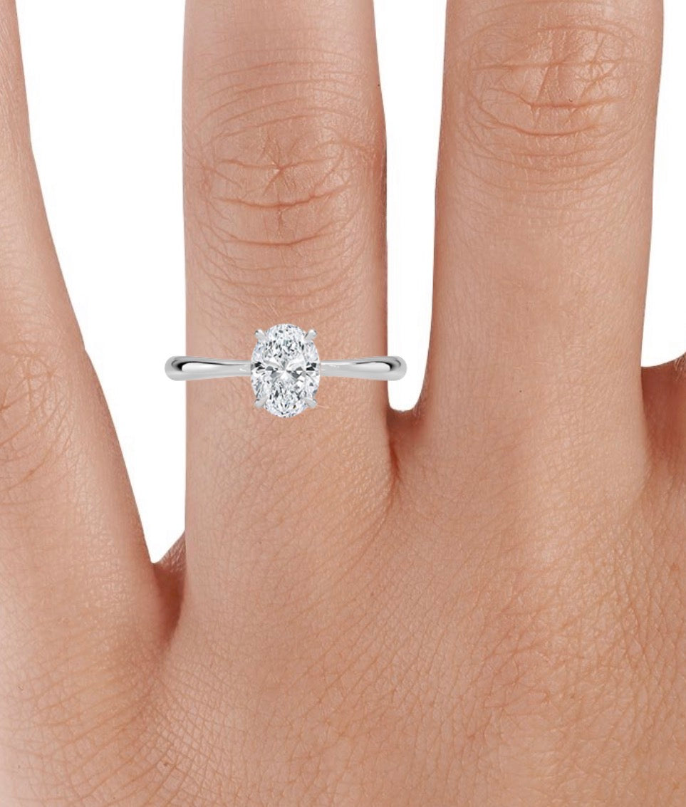 Single diamond wedding ring