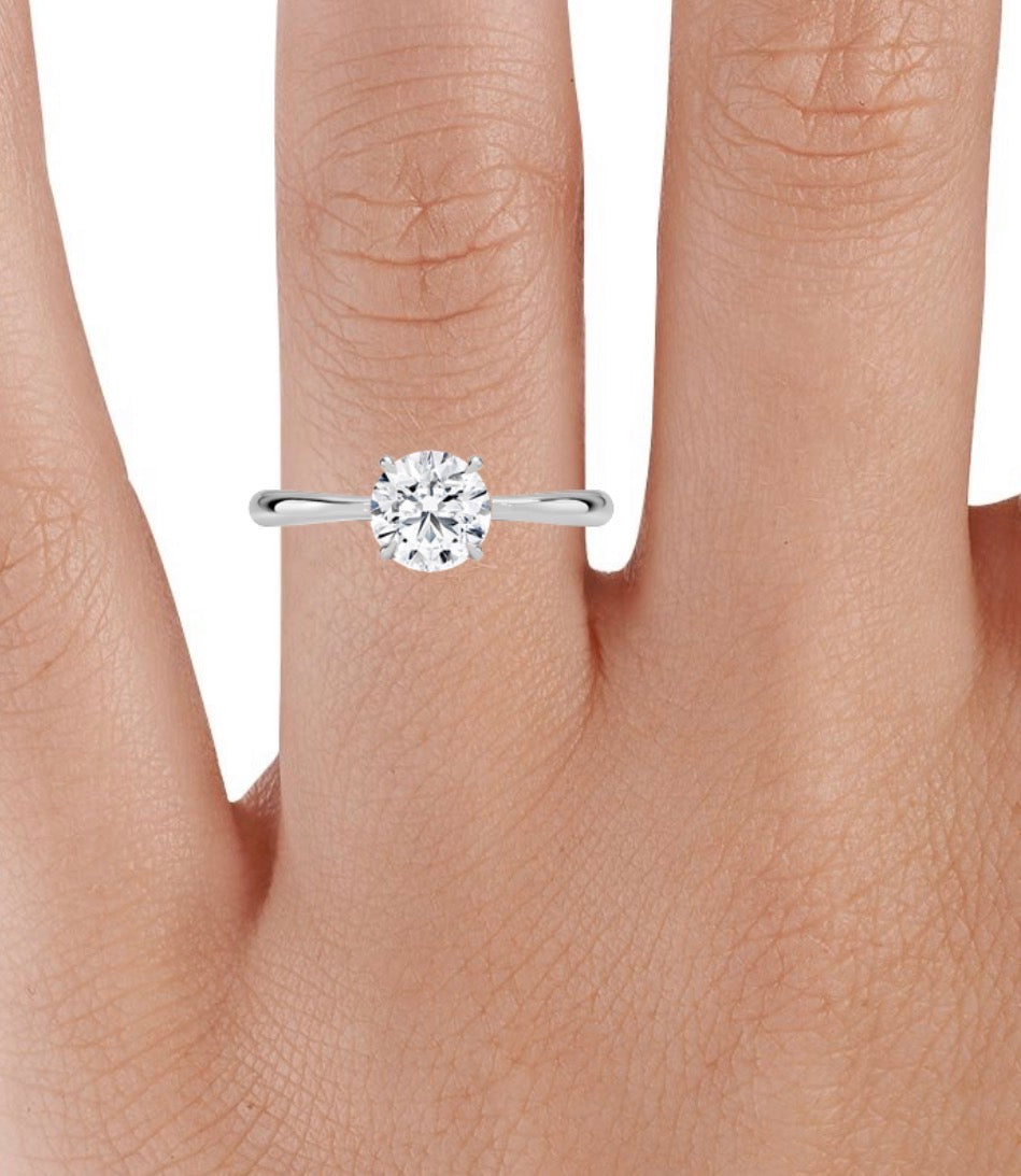 Single diamond wedding ring