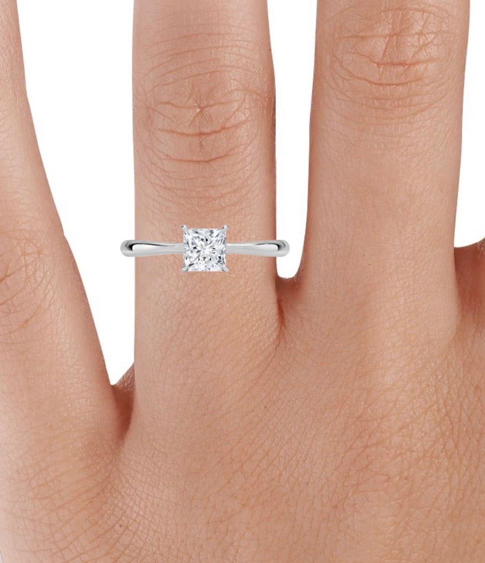 Single diamond wedding ring
